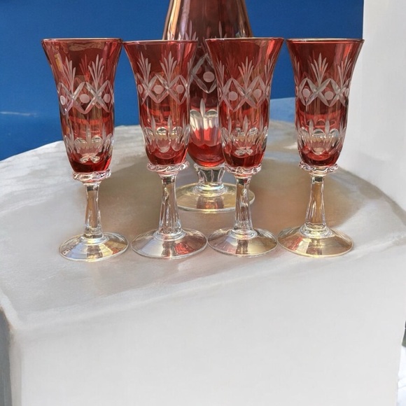 1970 Vintage Cranberry Etched-Crystal Tall Decanter w/Four Matching Tall Glasses - Picture 3 of 11